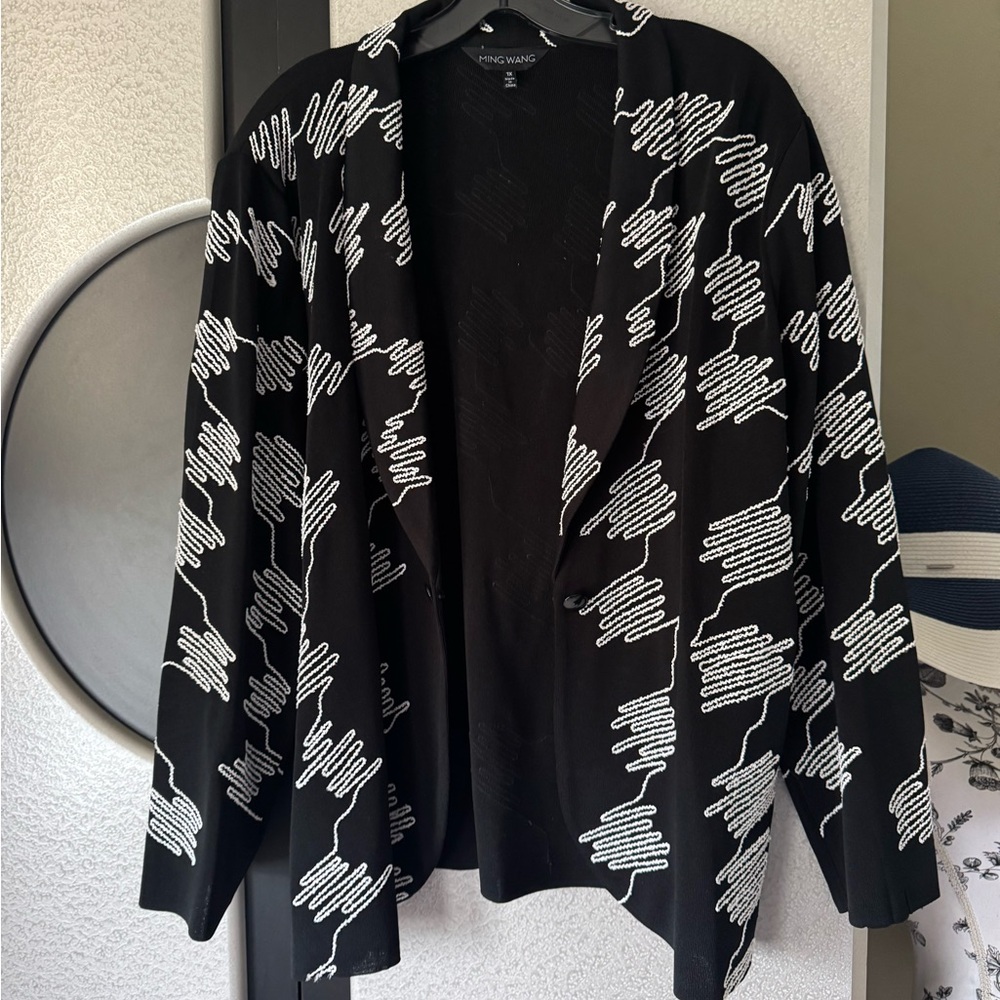 Ming Wang Black and White Abstract Cardigan Sweater 1X